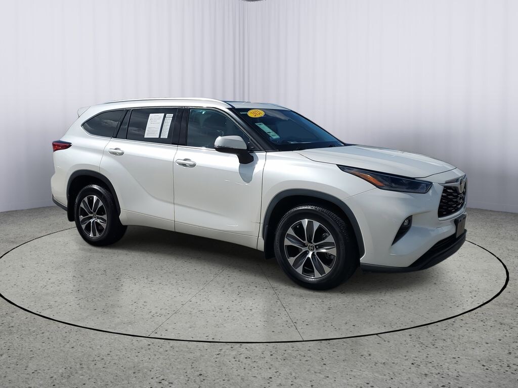 Used 2021 Toyota Highlander XLE SUV