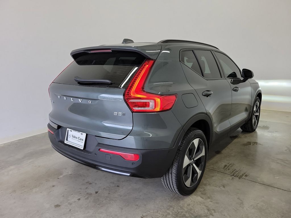 New 2026 Volvo XC40 B5 Plus SUV