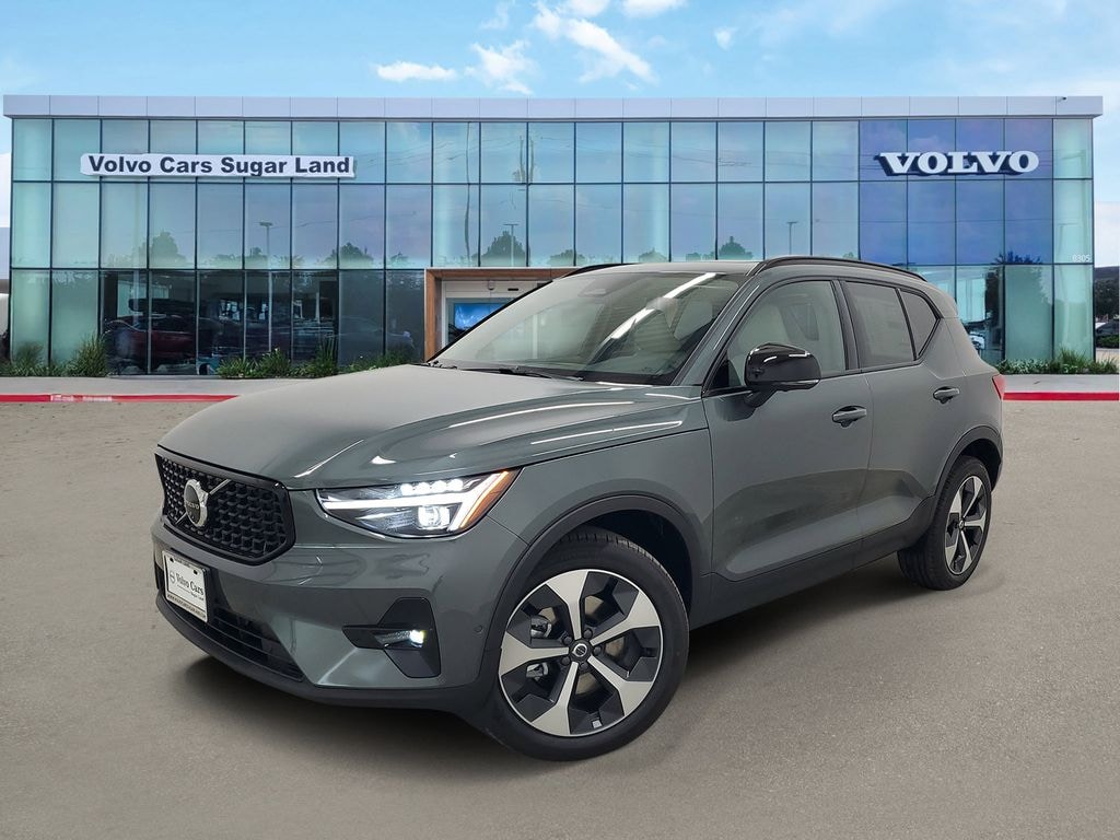 New 2026 Volvo XC40 B5 Plus SUV