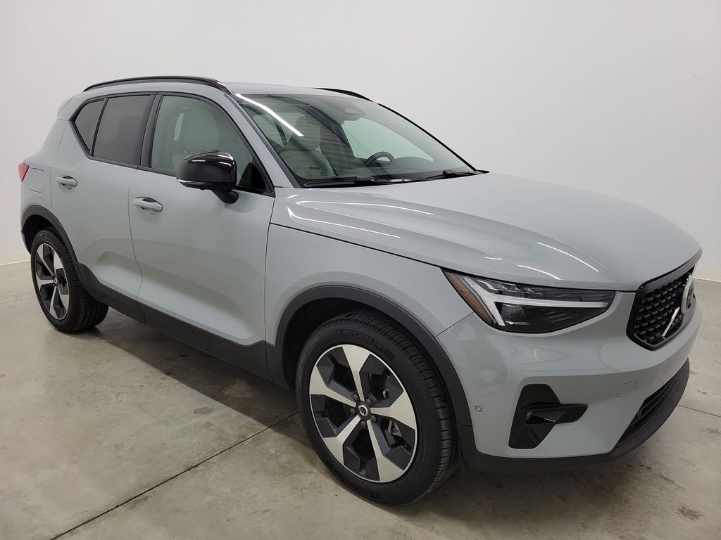 Used 2026 Volvo XC40 B5 Plus SUV