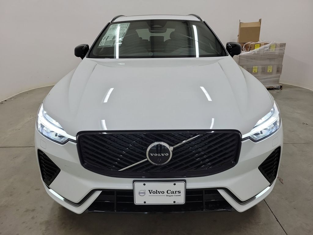 New 2026 Volvo XC60 B5 Plus SUV
