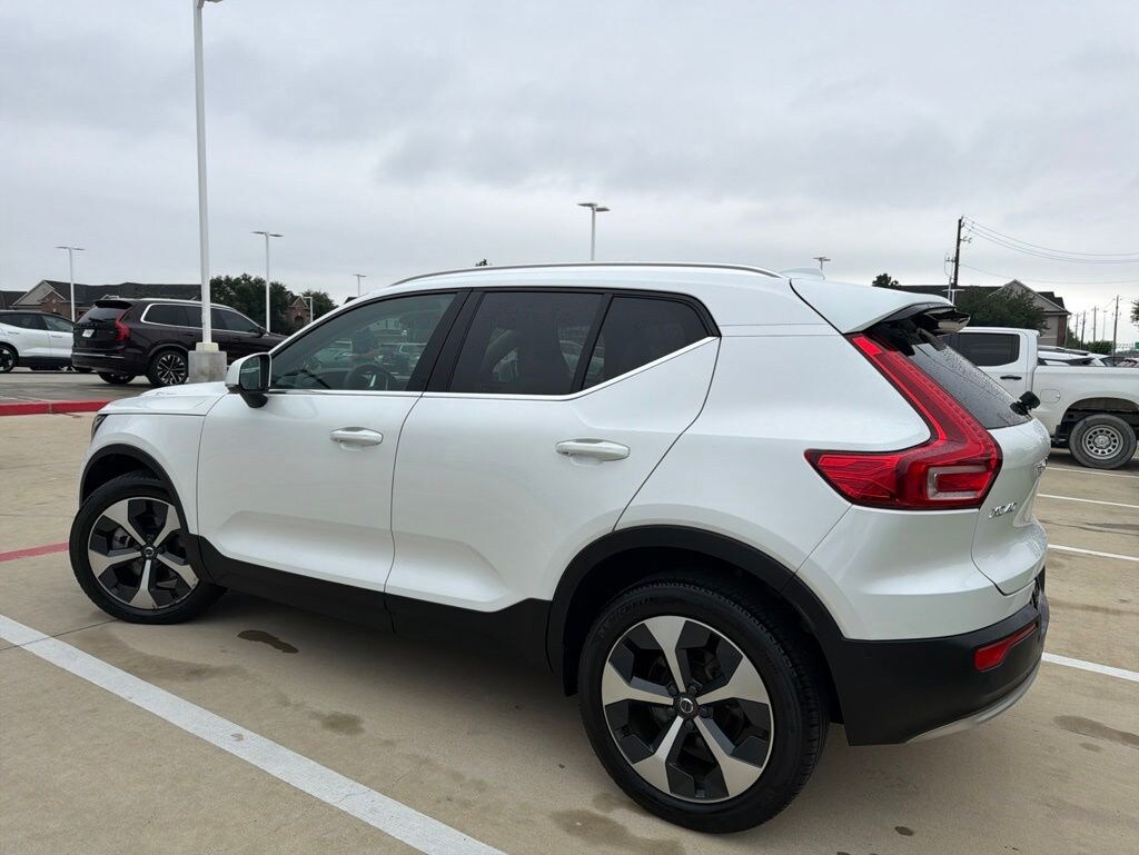 Used 2023 Volvo XC40 B5 AWD Plus Bright SUV