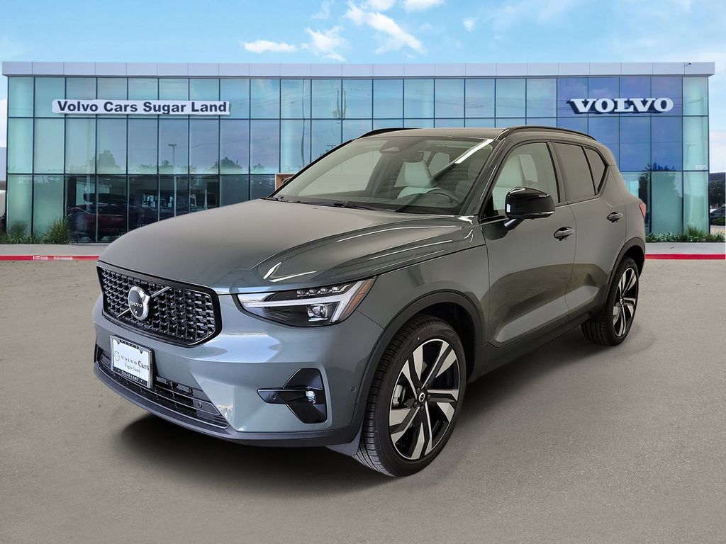 New 2026 Volvo XC40 B5 Ultra
