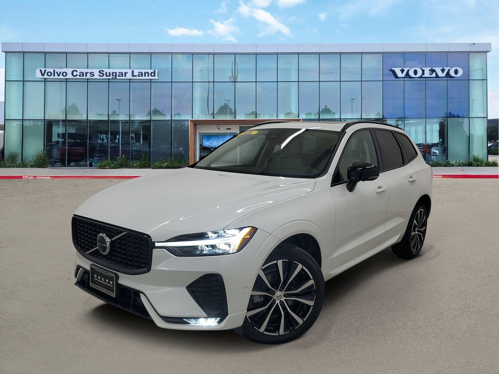 2025 Volvo XC60 Plus's photo