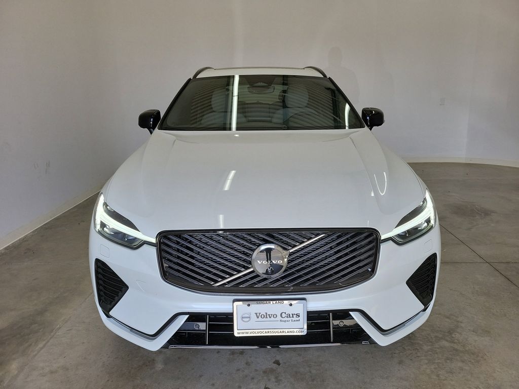 New 2026 Volvo XC60 B5 Plus SUV