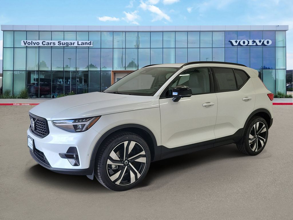 2026 Volvo XC40 B5 Plus Dark AWD's photo