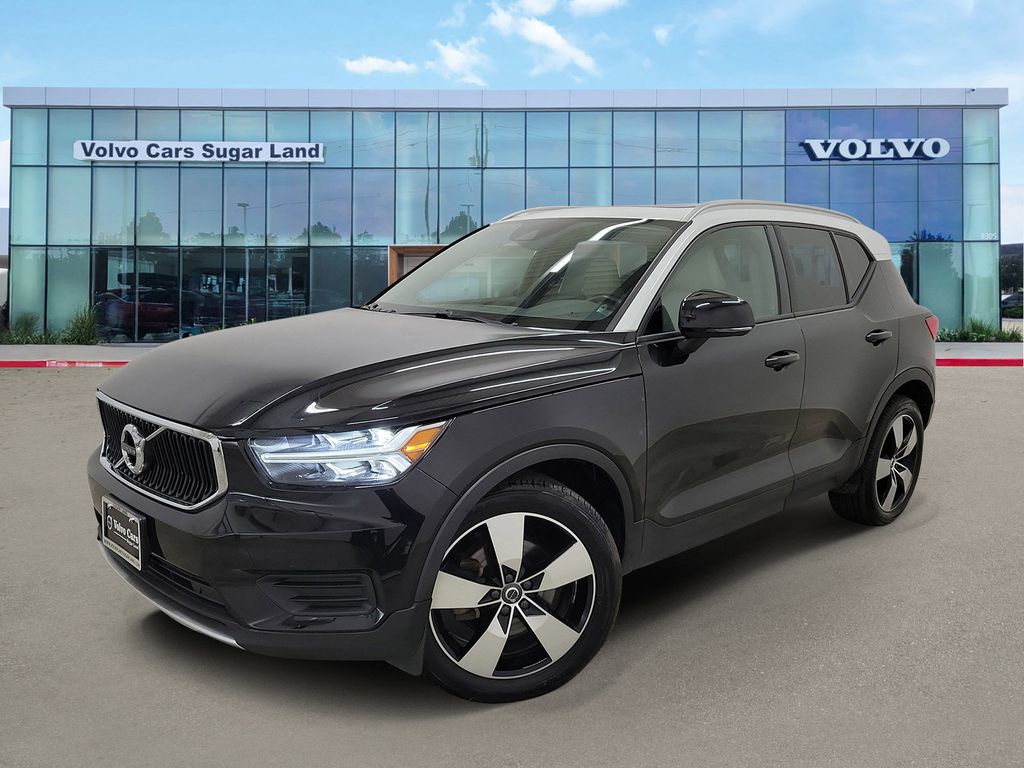 2020 Volvo XC40 Momentum