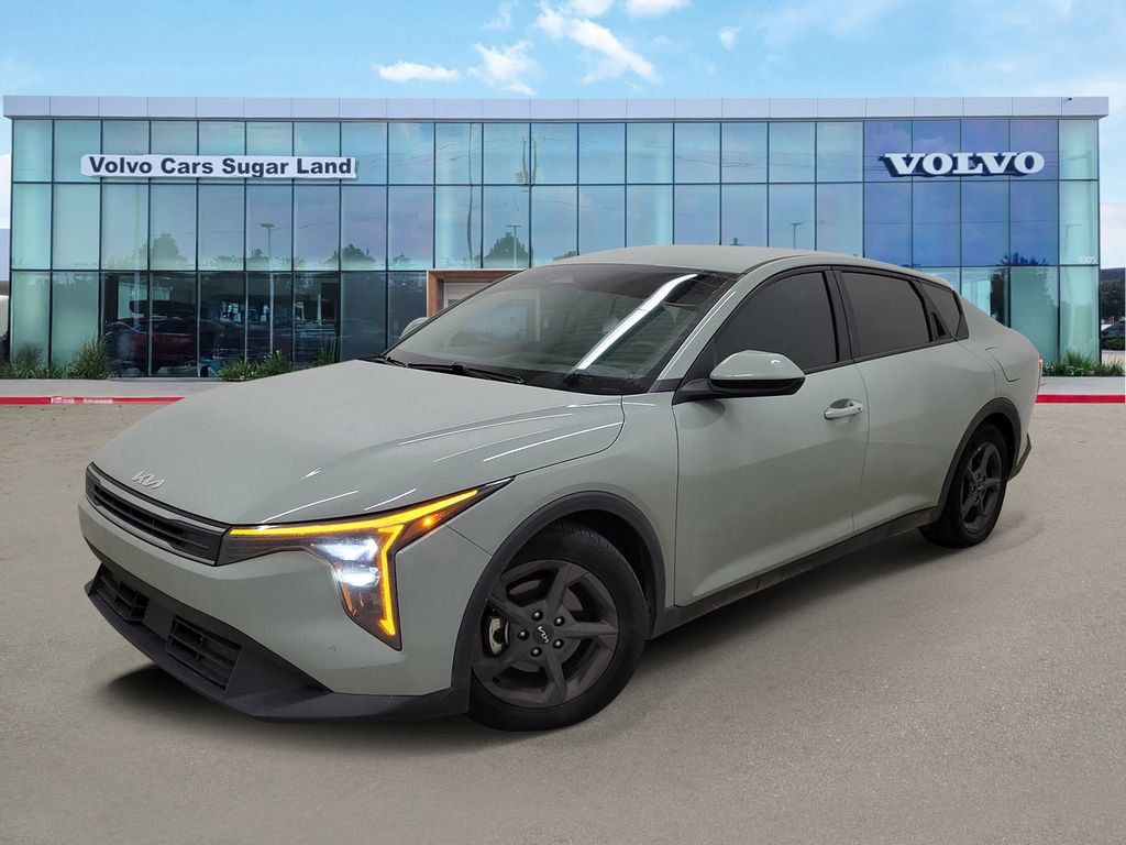 2025 Kia K4 LXS's photo