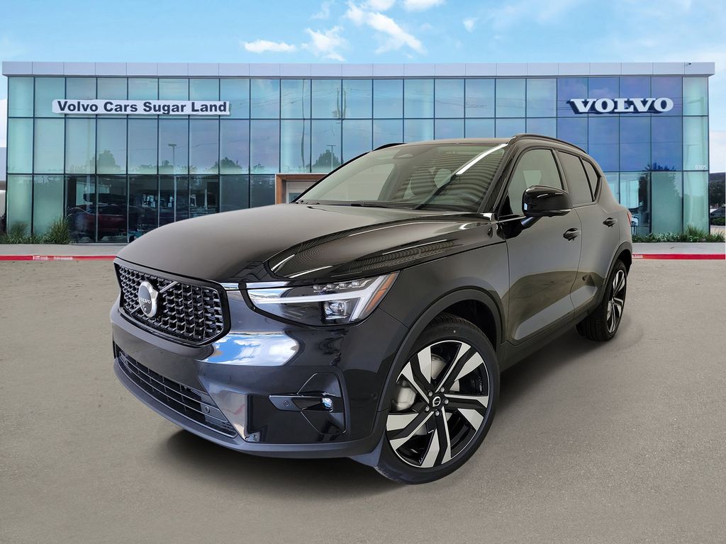 2026 Volvo XC40 B5 Plus Dark AWD's photo