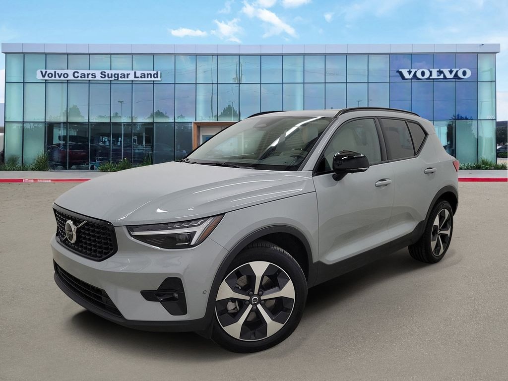 Used 2026 Volvo XC40 B5 Plus SUV