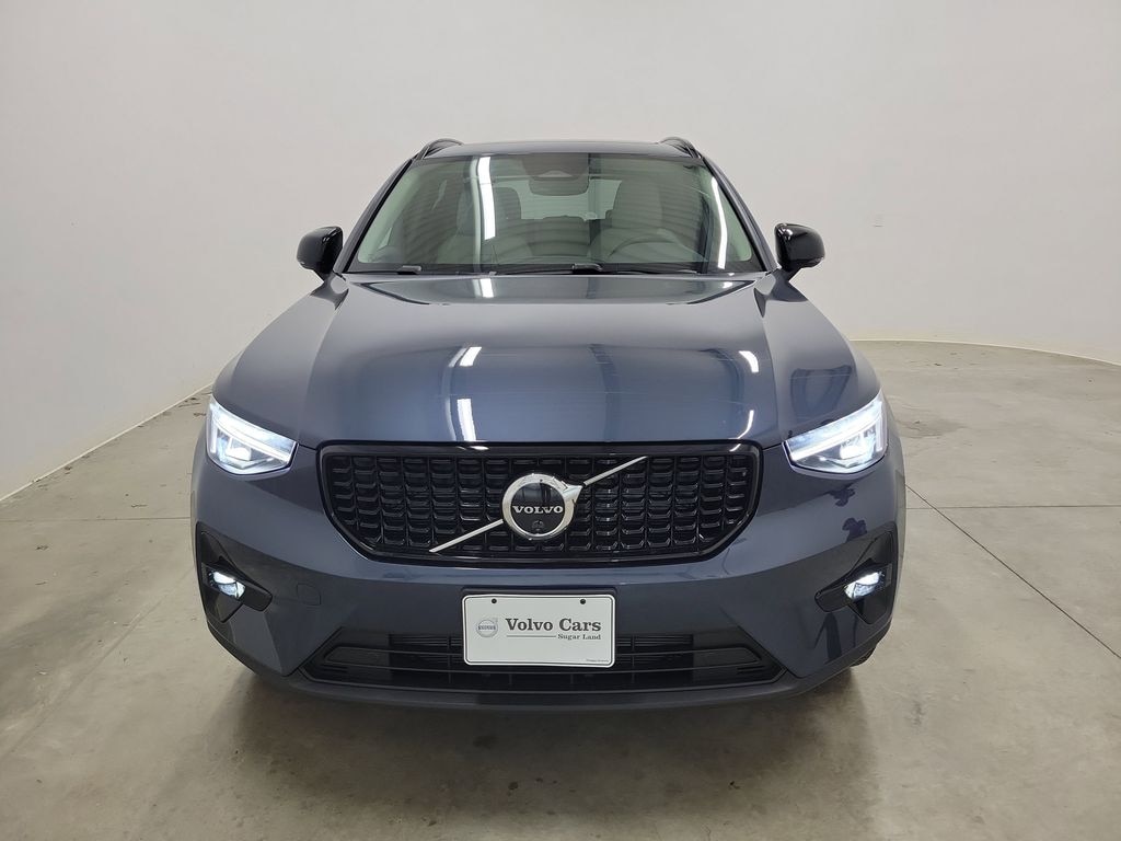 New 2026 Volvo XC40 B5 Plus SUV