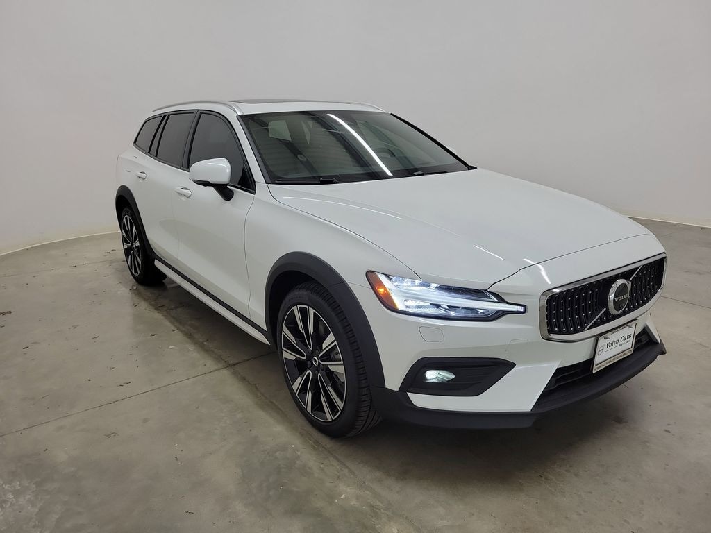 New 2026 Volvo V60 Cross Country B5 Ultra Wagon