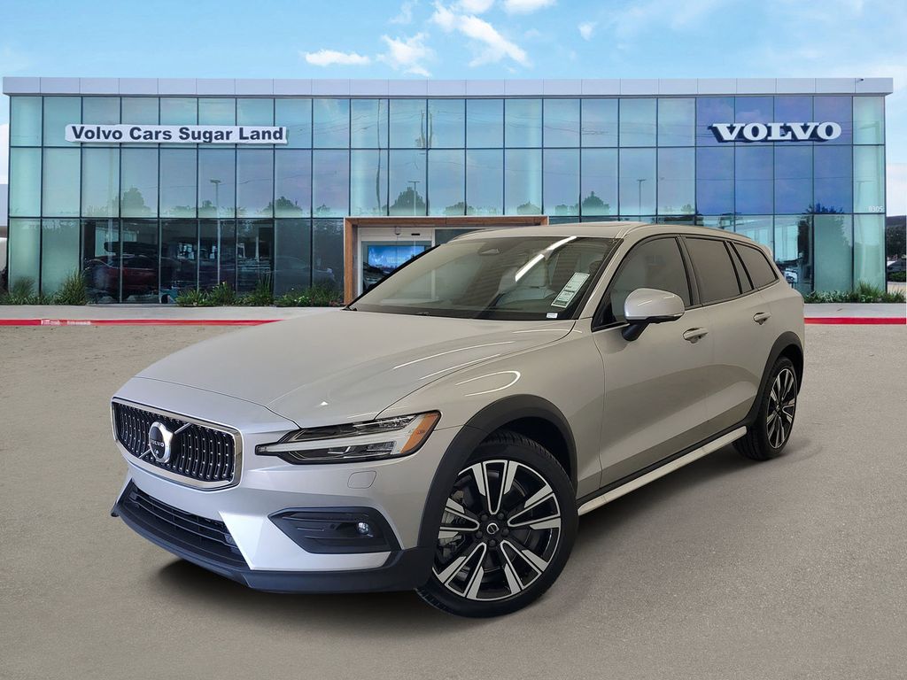 2025 Volvo V60 Cross Country