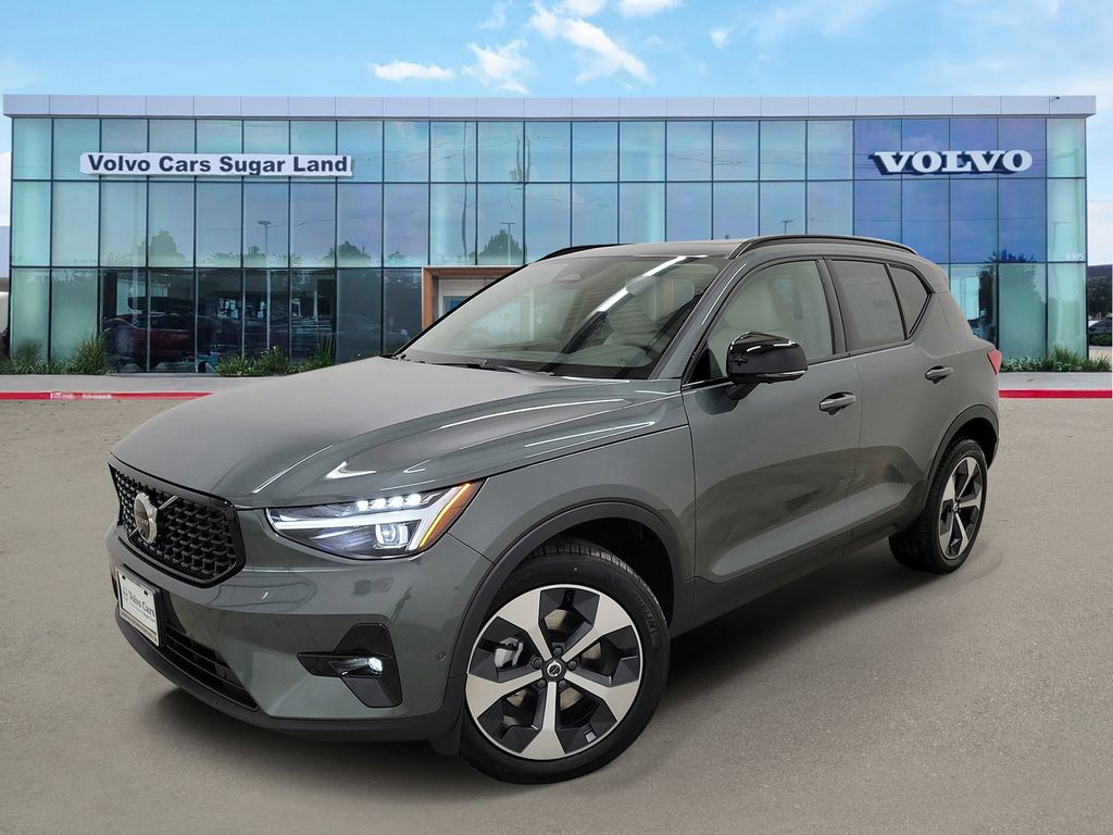 2026 Volvo XC40 Plus's photo