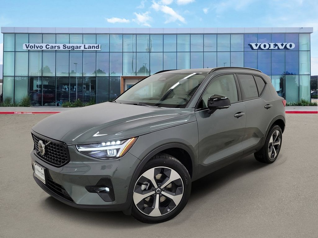 New 2026 Volvo XC40 B5 Plus SUV
