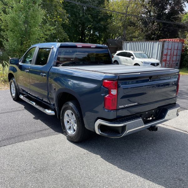 2021 Chevrolet Silverado 1500 LT photo 3