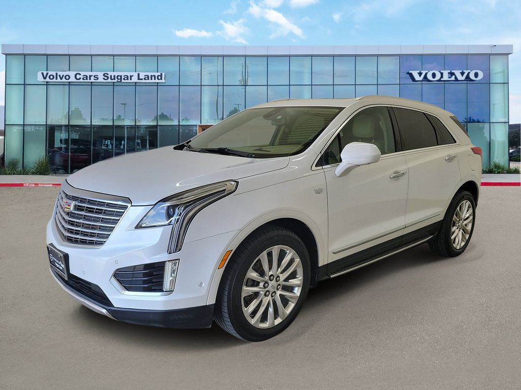 2017 Cadillac XT5 AWD Platinum's photo