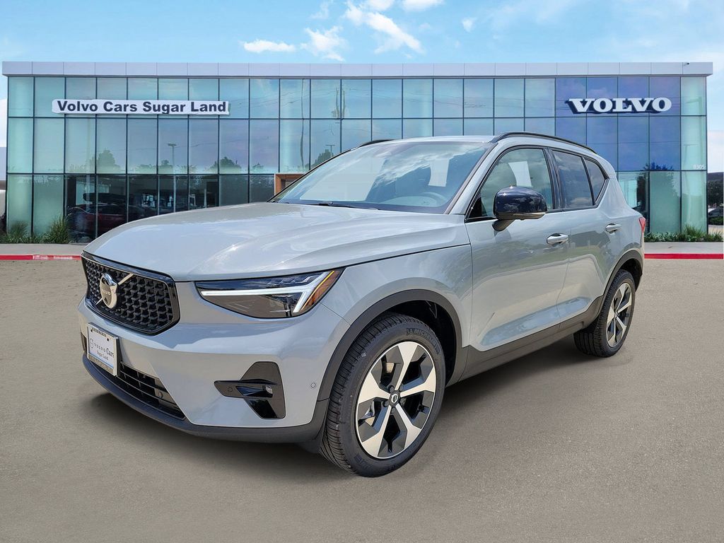 New 2026 Volvo XC40 B5 Plus