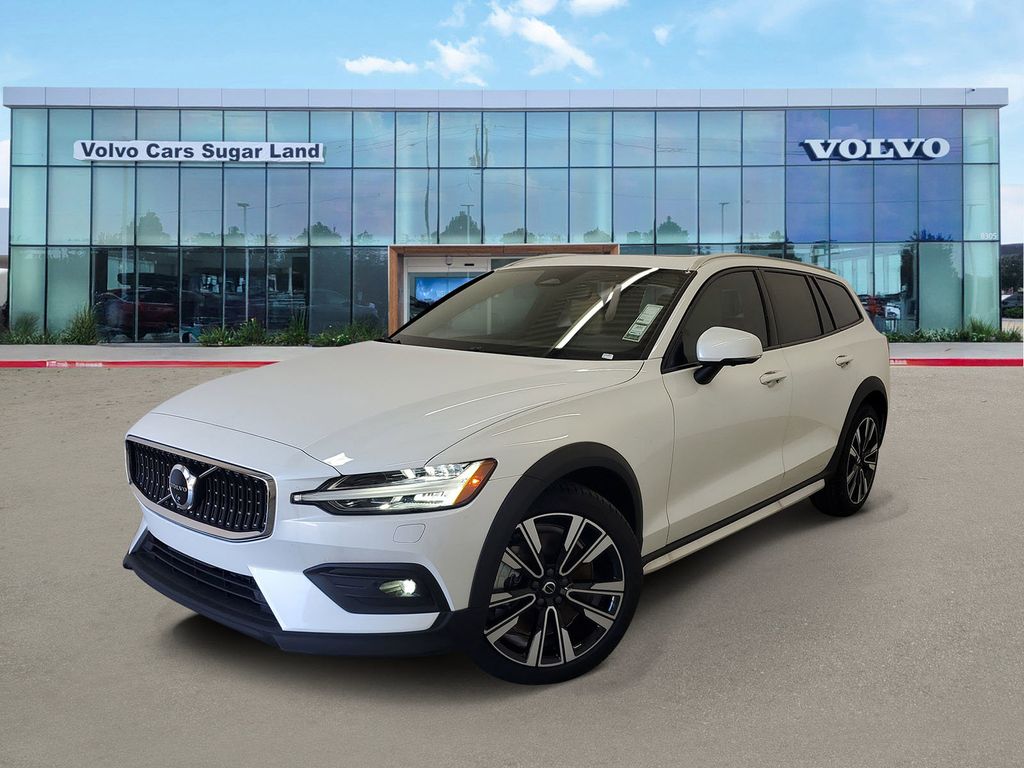 2025 Volvo V60 Cross Country
