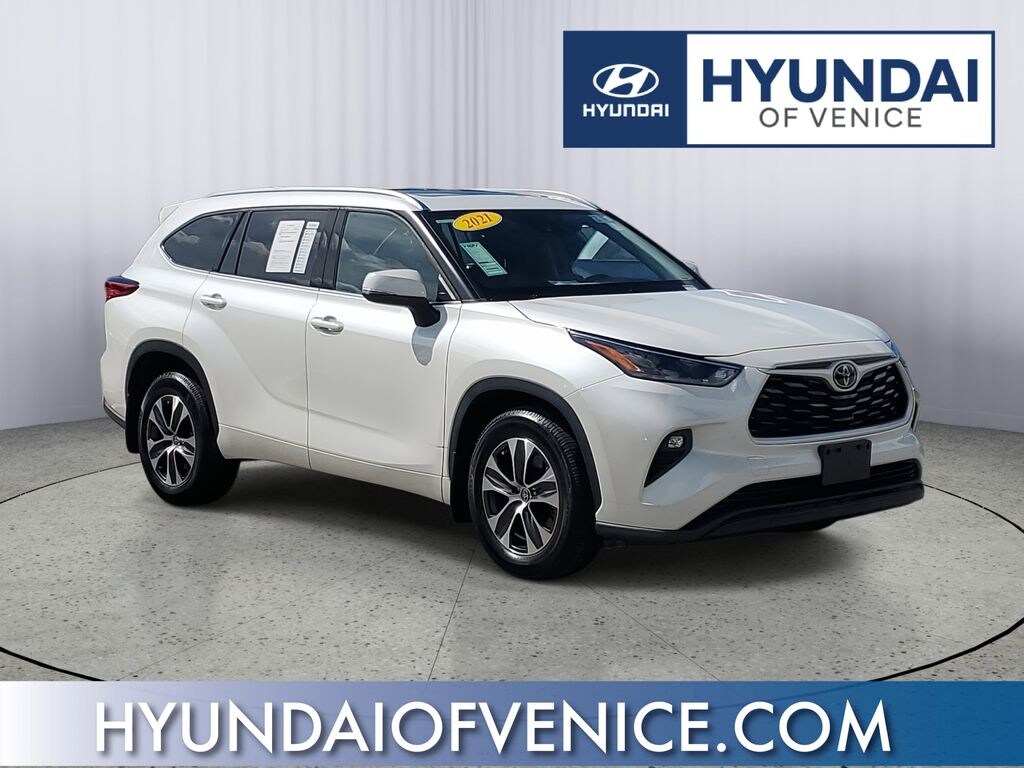 Used 2021 Toyota Highlander XLE SUV