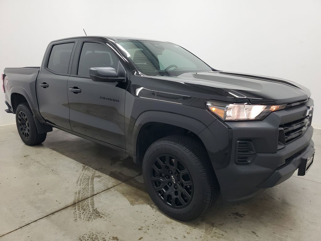 2025 Chevrolet Colorado Work Truck photo 3