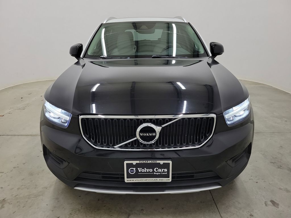 2020 Volvo XC40 T5 Momentum photo 2