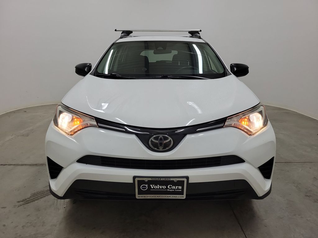2018 Toyota RAV4 LE photo 2