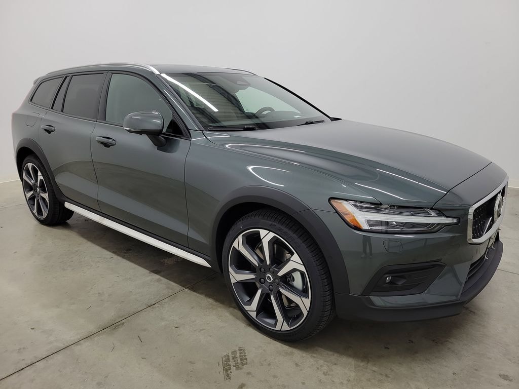 New 2026 Volvo V60 Cross Country B5 Ultra Wagon