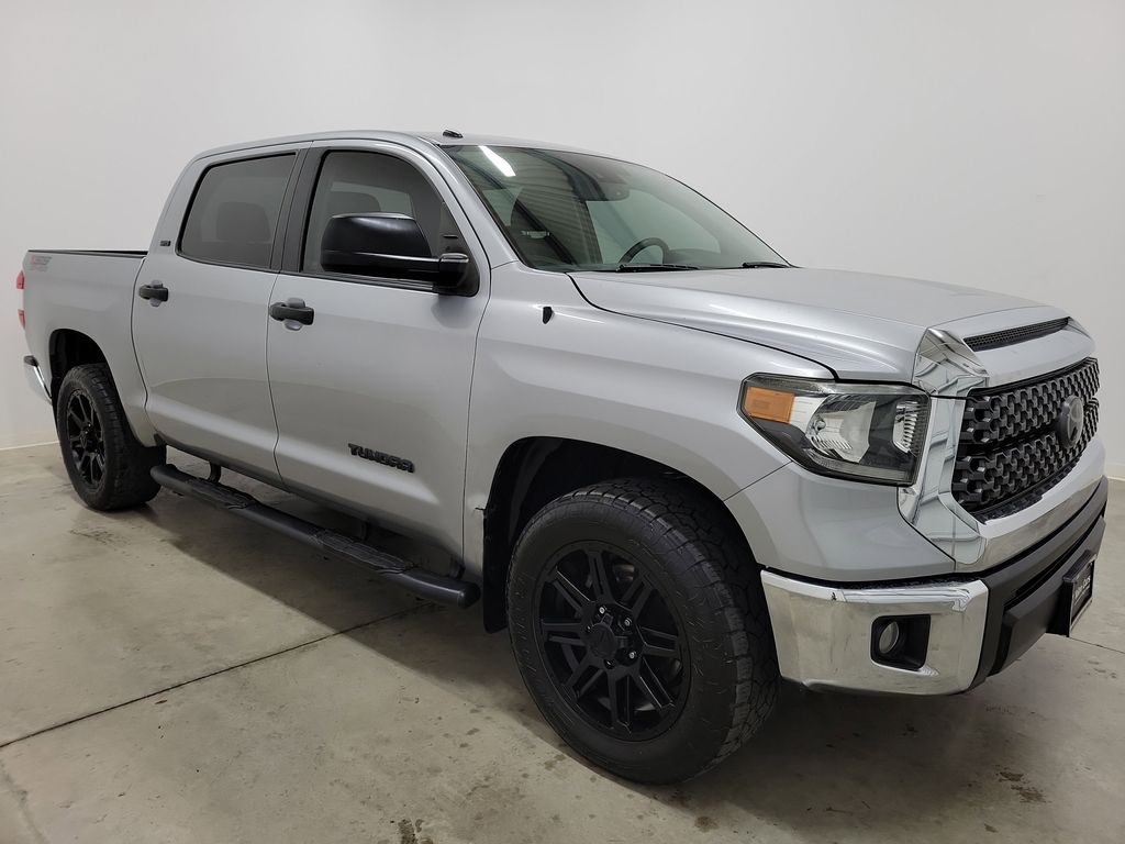 2018 Toyota Tundra SR5 CrewMax photo 3