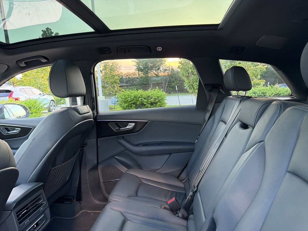 Used 2025 Audi Q7 55 Premium SUV
