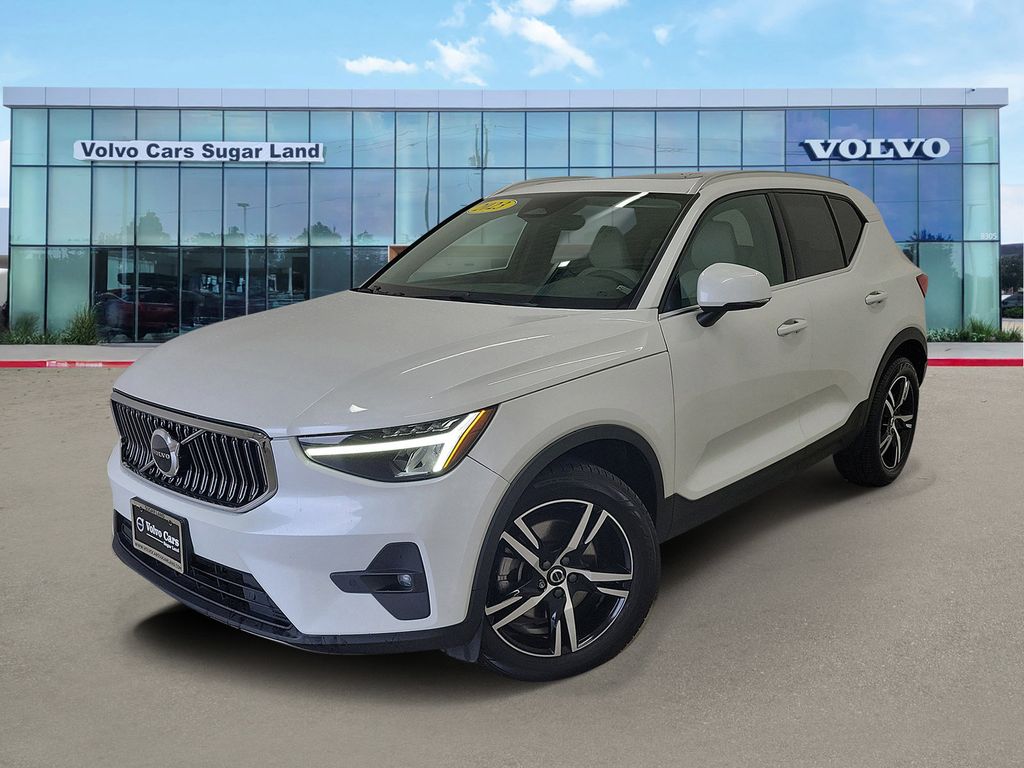 2023 Volvo XC40 B5 Plus Bright AWD's photo