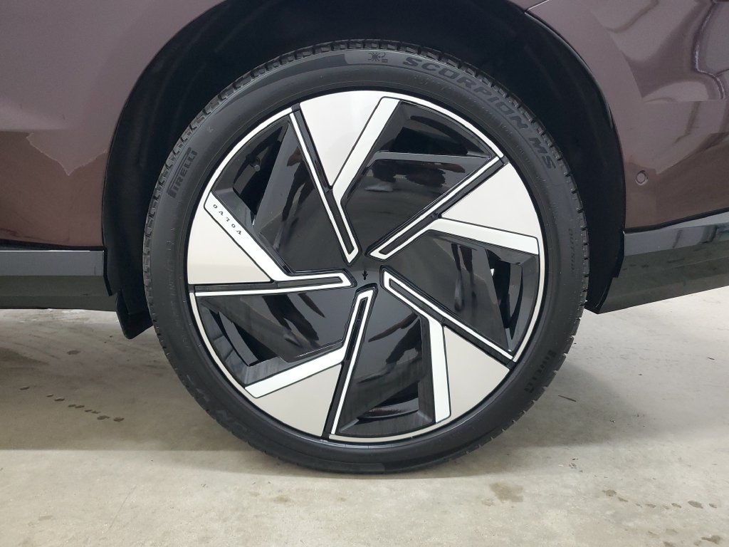 2025 Volvo EX90 Ultra - Photo 11