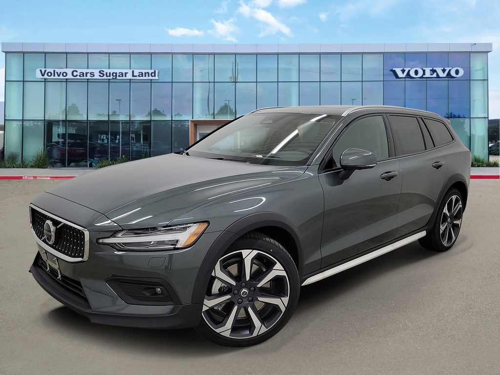 2026 Volvo V60 Cross Country Ultra's photo