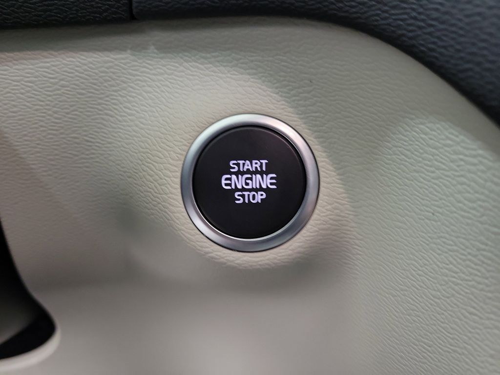 2026 Volvo XC40 Ultra - Photo 32