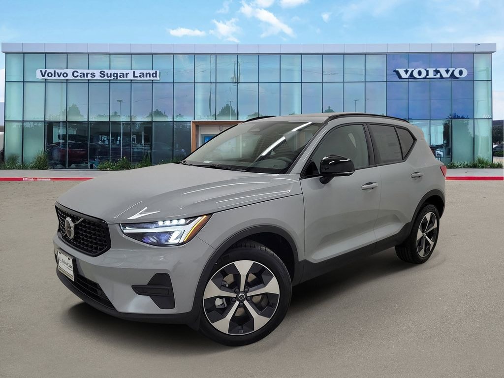New 2026 Volvo XC40 B4 Core SUV