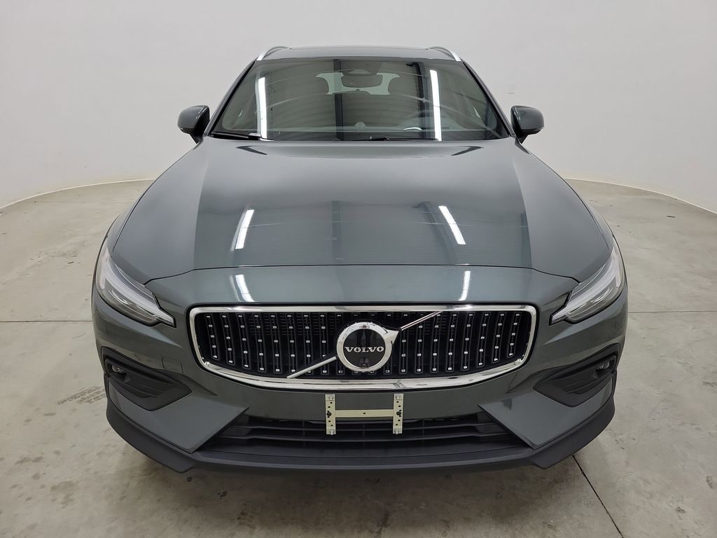 New 2026 Volvo V60 Cross Country B5 Ultra Wagon