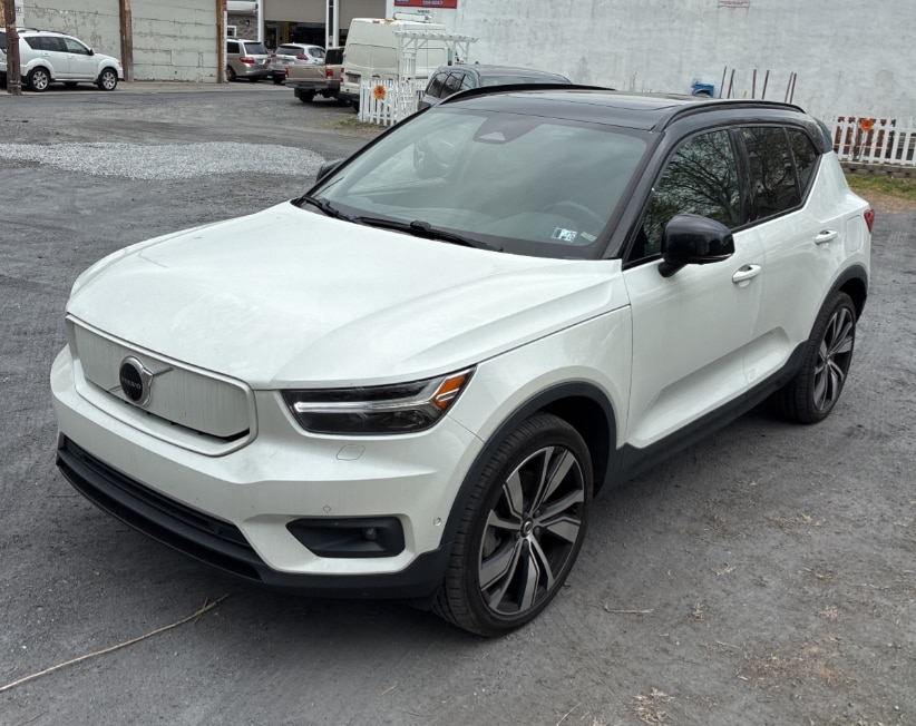 Used 2022 Volvo XC40 Plus with VIN YV4ED3UR2N2648470 for sale in Houston, TX