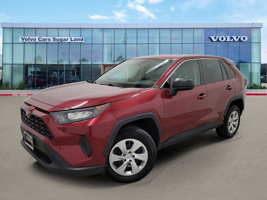 2022 Toyota RAV4 LE's photo