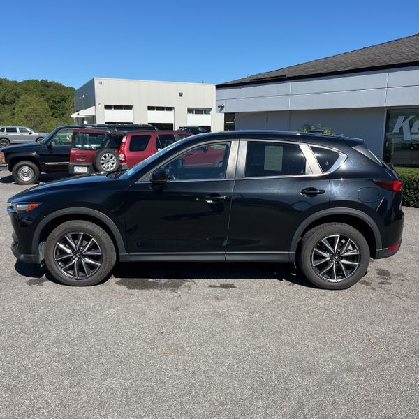 2018 Mazda CX-5 Touring photo 2