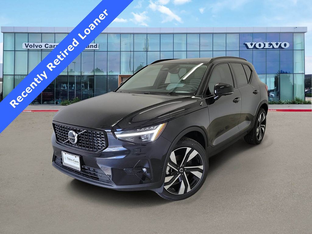 New 2026 Volvo XC40 B5 Ultra