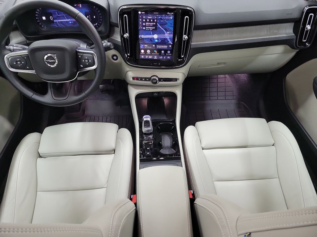 2026 Volvo XC40 Ultra - Photo 16
