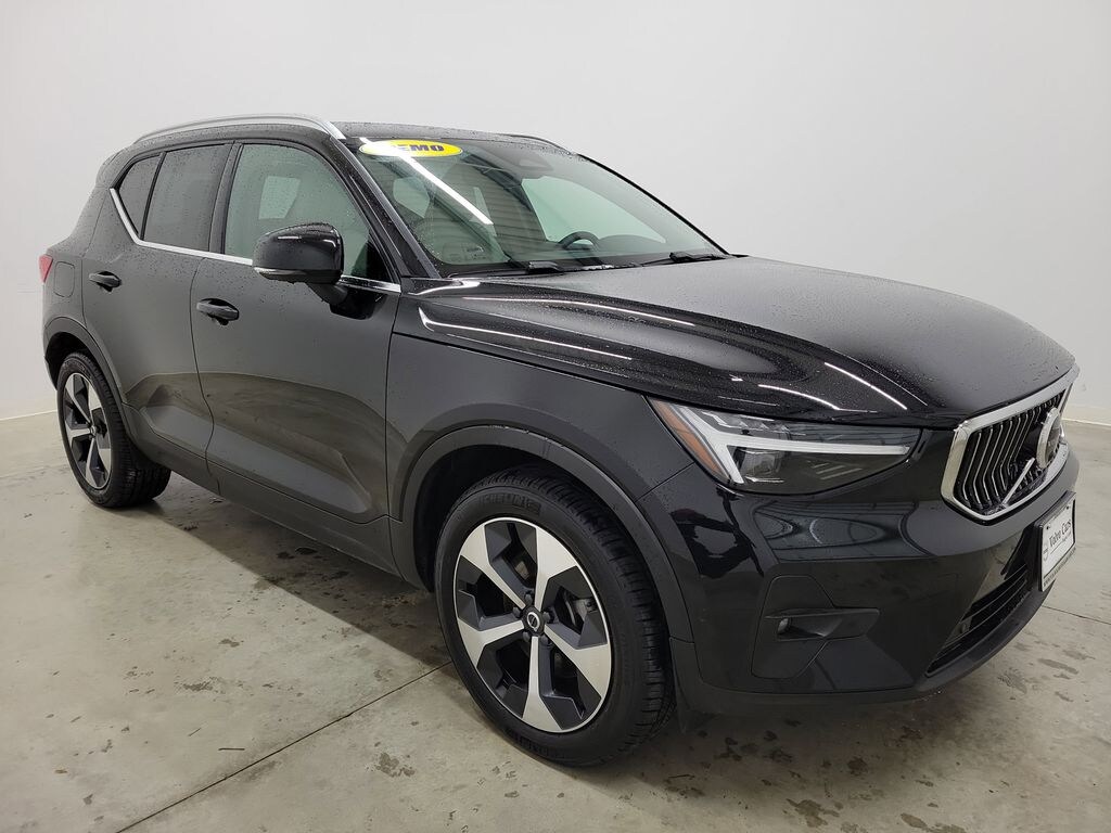Used 2025 Volvo XC40 B5 Plus Bright Theme SUV