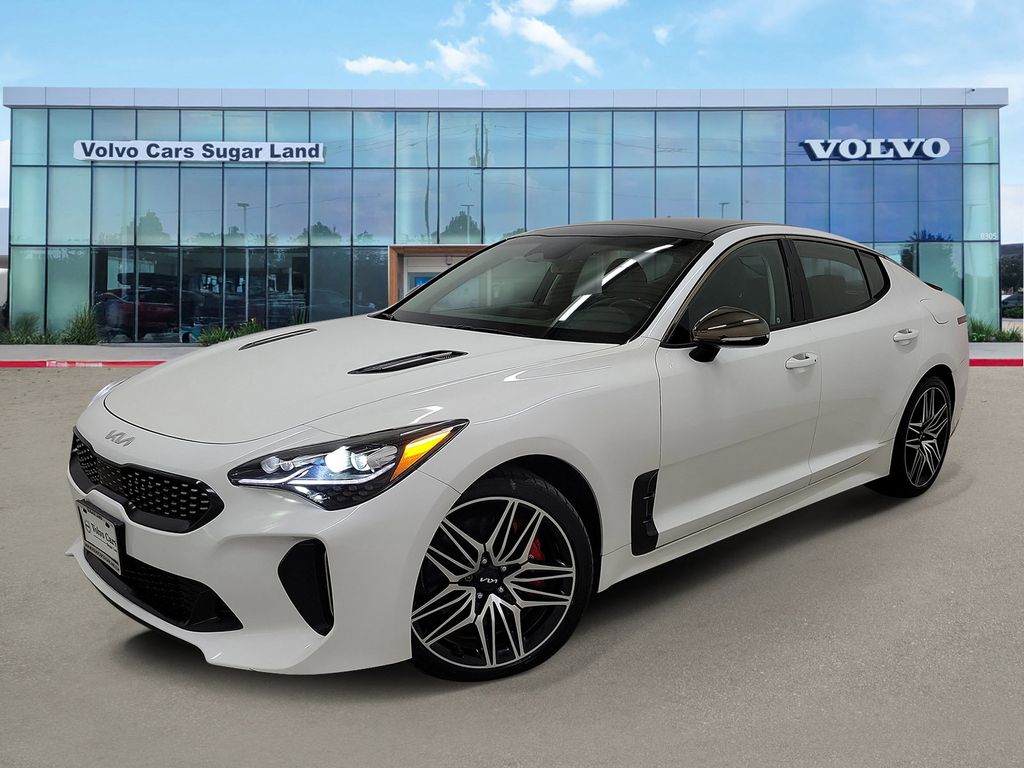 2022 Kia Stinger GT2's photo