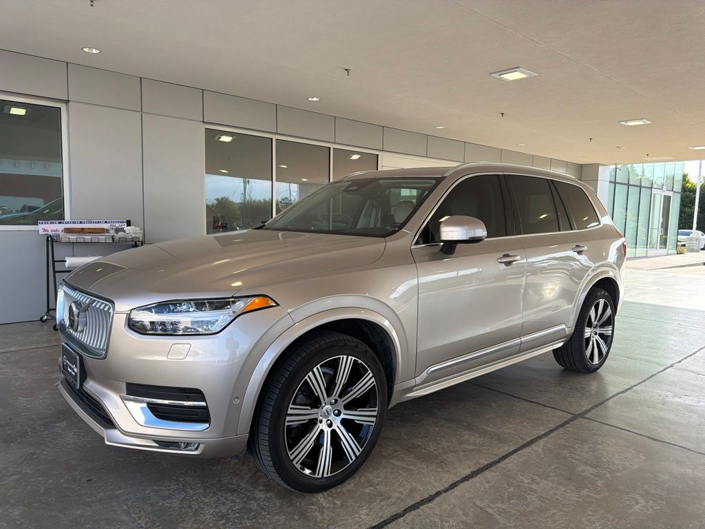 2024 Volvo XC90 B5 Plus Bright theme 4WD's photo