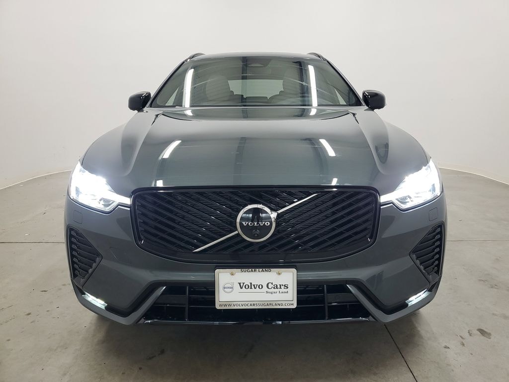 New 2026 Volvo XC60 B5 Plus SUV