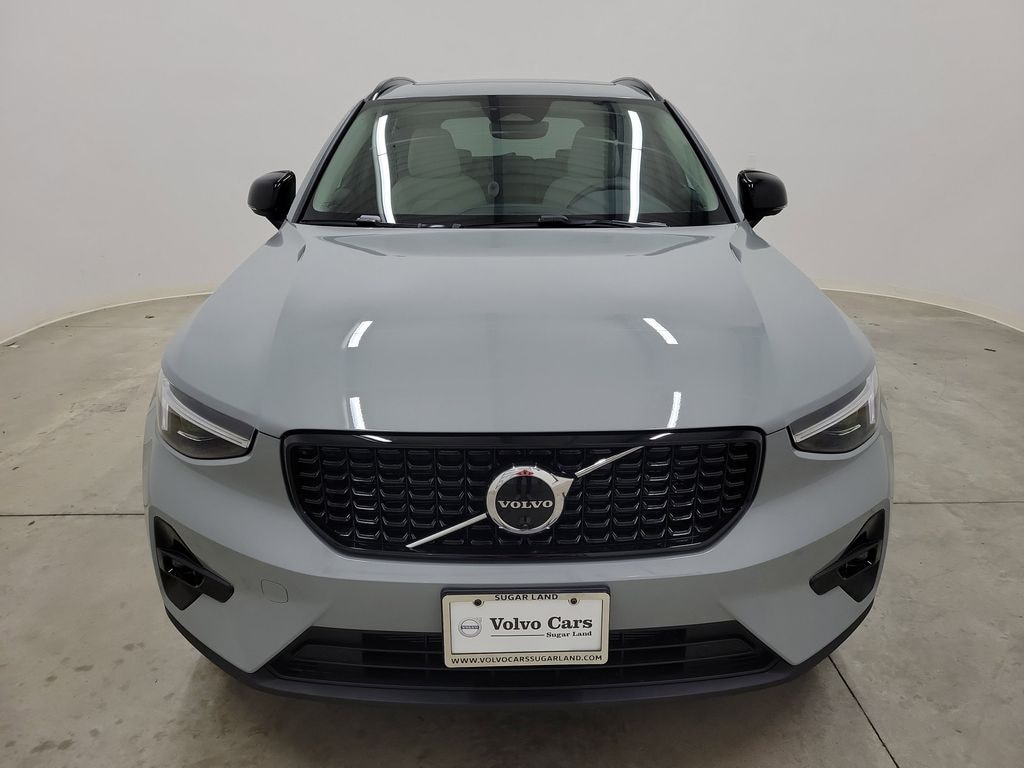 New 2026 Volvo XC40 B5 Plus SUV