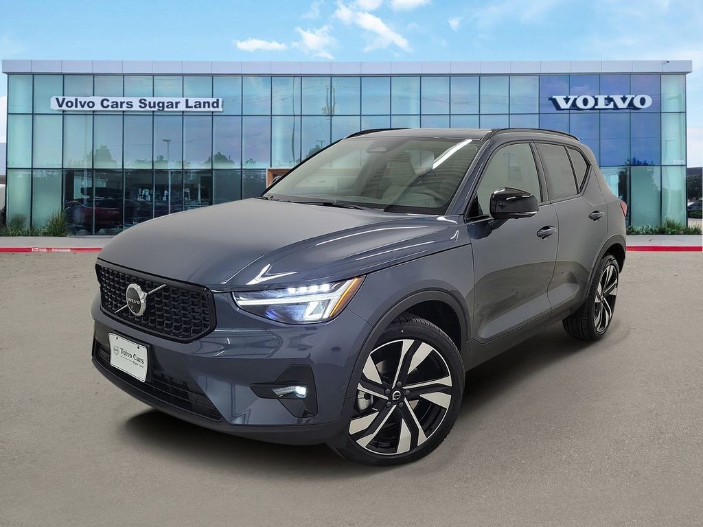 New 2026 Volvo XC40 B5 Plus SUV