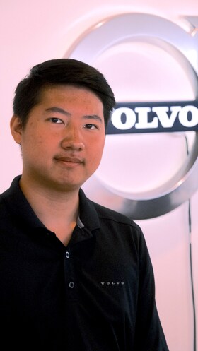 Staff member Donald Nguyen from ID_9ae494