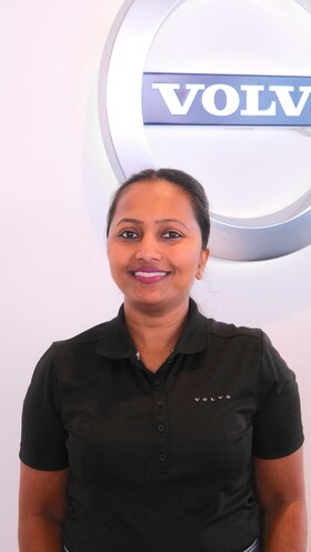 Staff member Hema Gowda from ID_9ae494