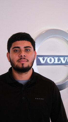 Staff member Rudy Garcia from ID_9ae494